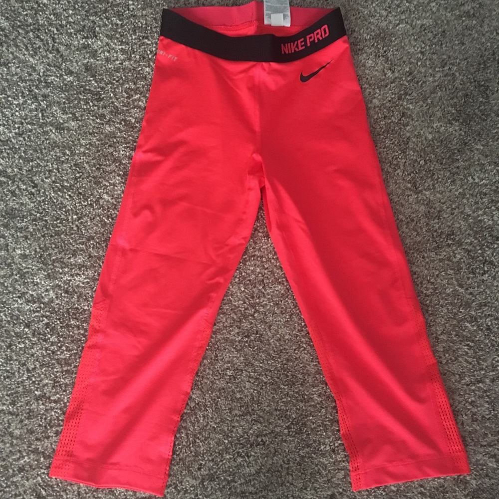 Nike Pro Capris